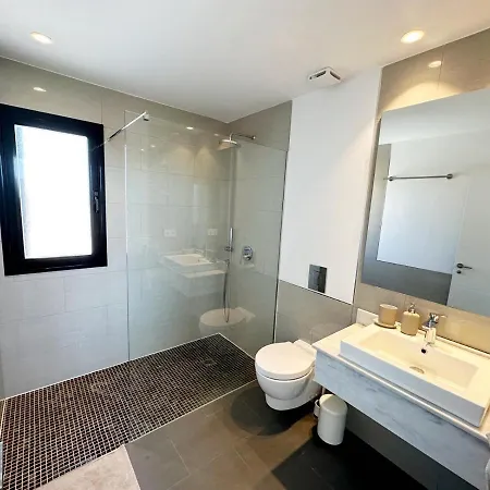 Luxury With Large Swimming Pool And Outdoor Area ヴィラ
