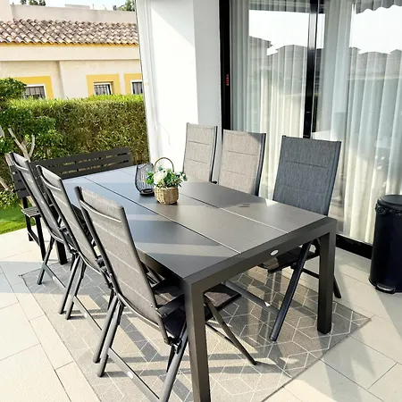 Luxury With Large Swimming Pool And Outdoor Area ヴィラ